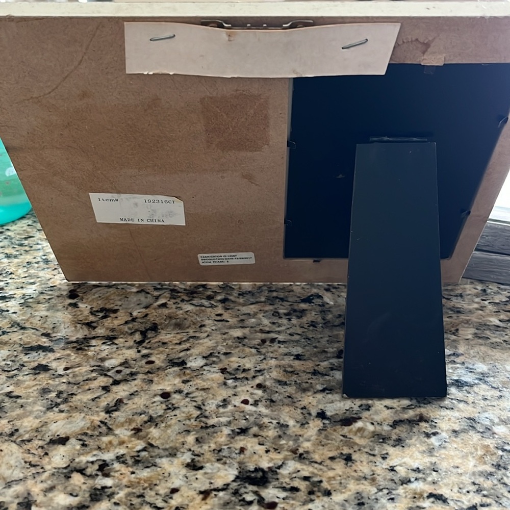 4x6 Picture Frame - Picture 2 of 2